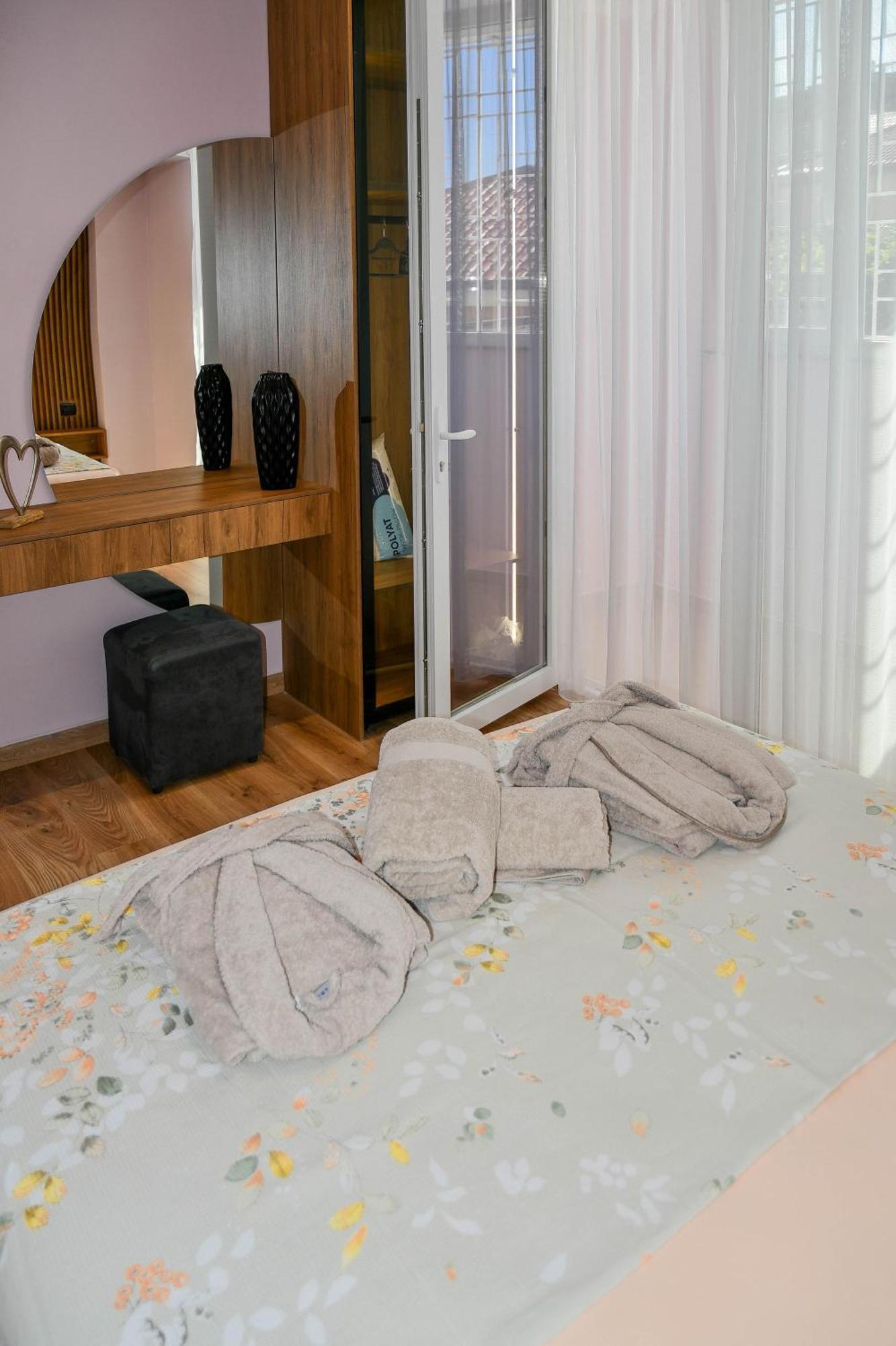 Hata Luxury Apartments Shkodër Esterno foto